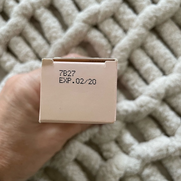 MARY KAY FOUNDATION PRIMER SUNSCREEN BROAD SPECTRUM SPF 15 EXPIRED - Picture 7 of 7